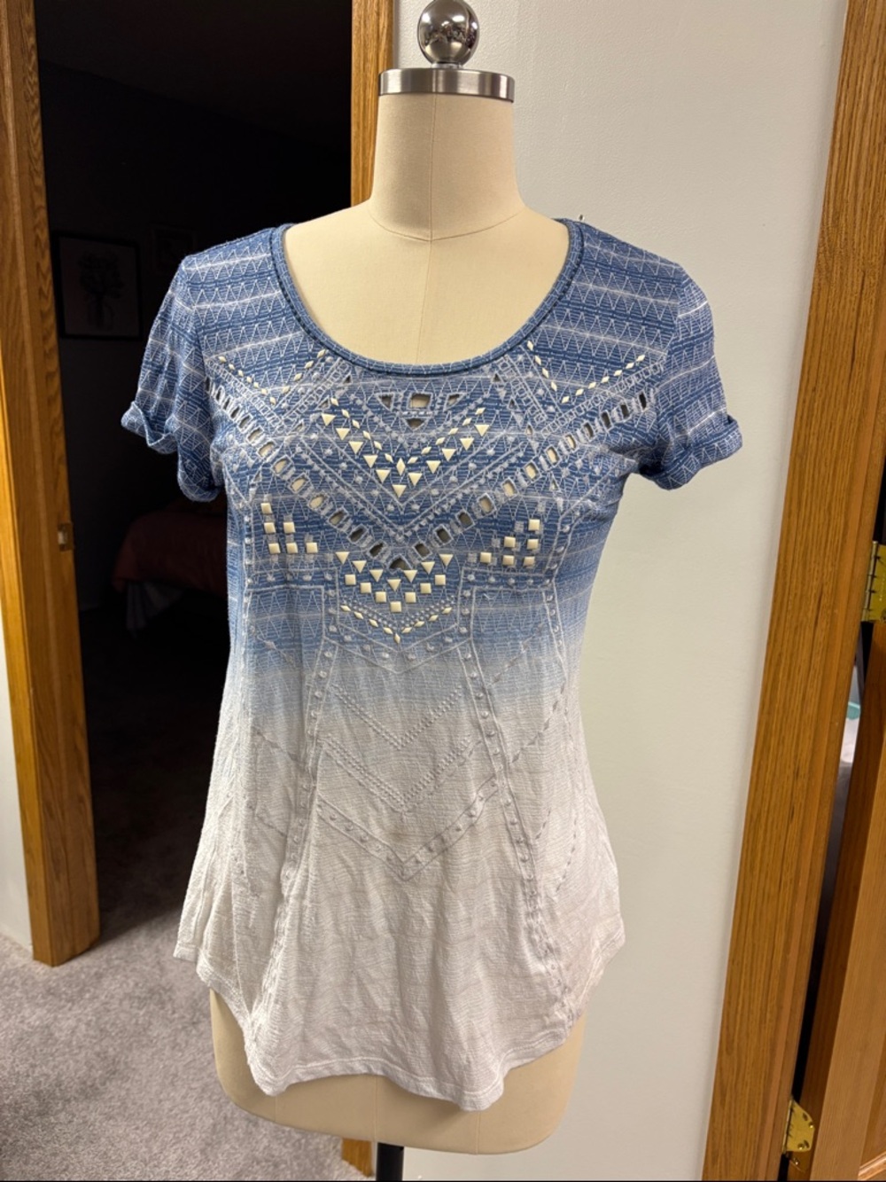 Miss Me Blue-to-White Ombre Cutout Short Sleeve Top